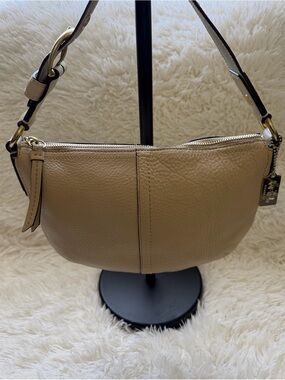 Coach Y2K Soho Hobo Beige Pebbled Leather Shoulder Bag 11837